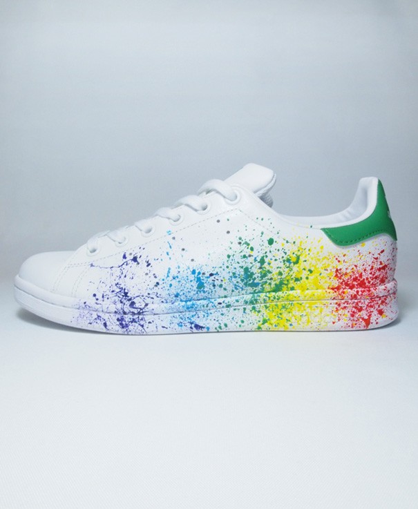 chaussure adidas tache de peinture