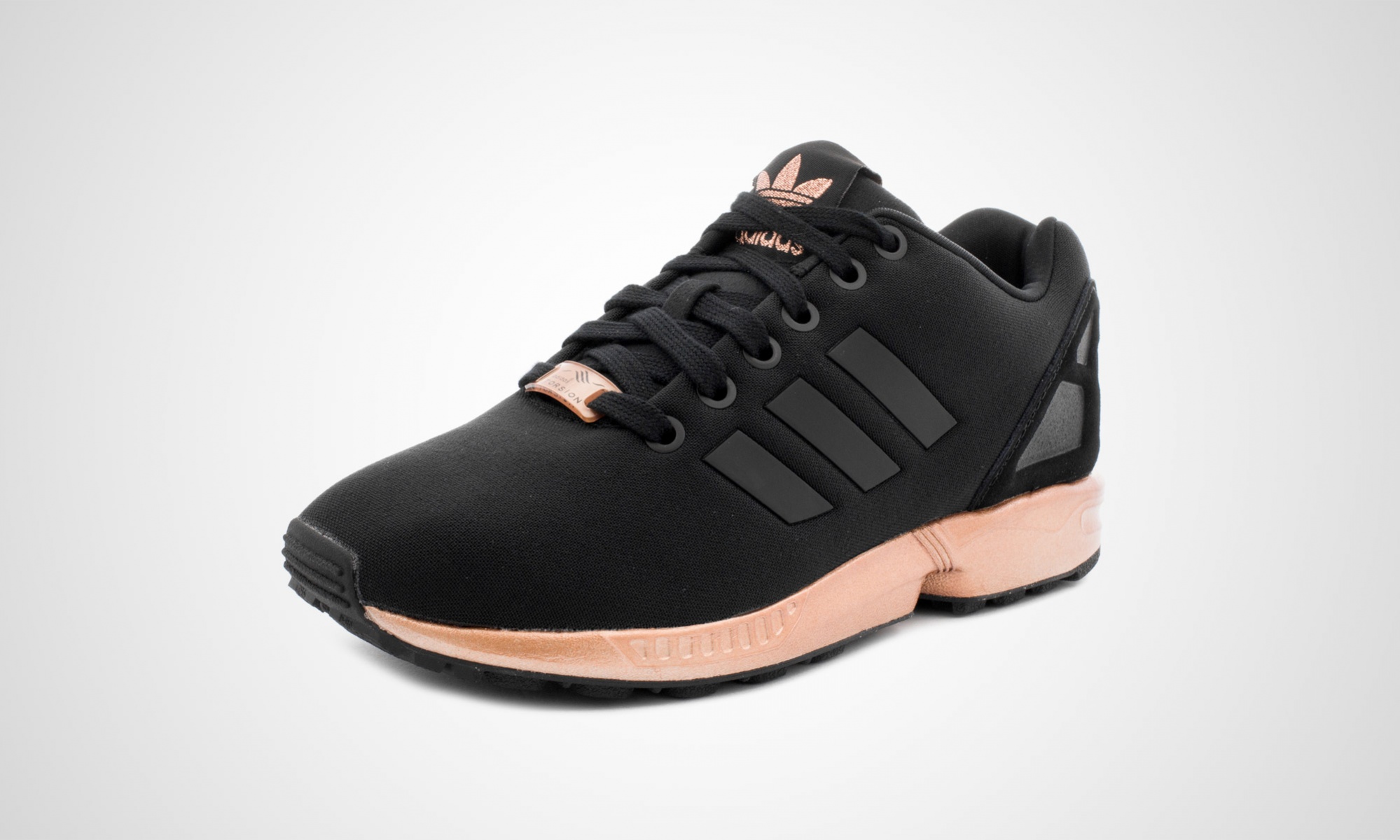 zx flux noir et bronze
