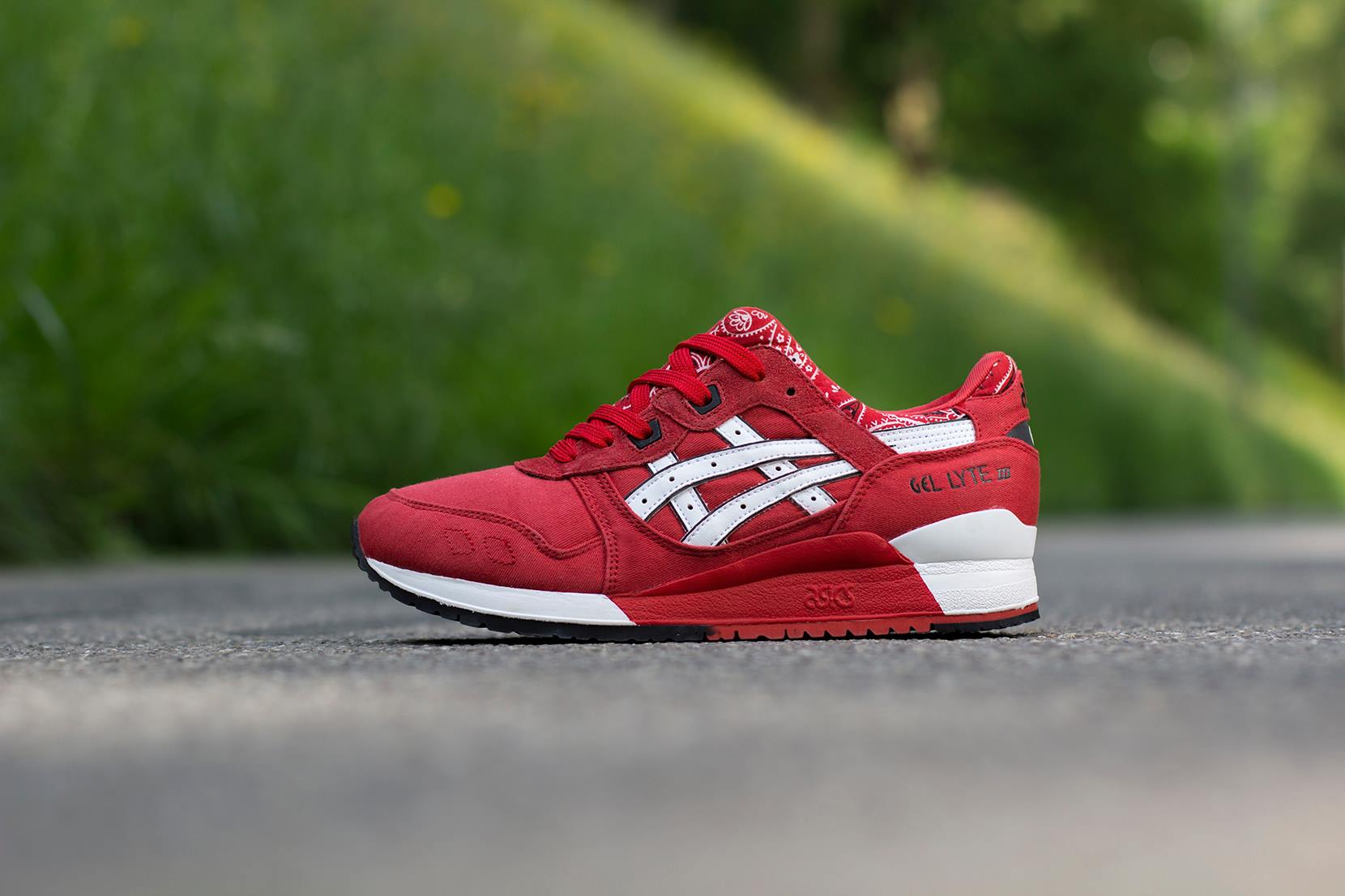 asics blanche et rouge